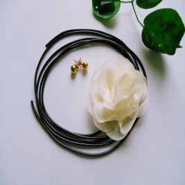 COLLAR  CHOKER  FLOR  NATURAL