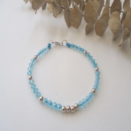 PULSERA EN CRISTALES AZUL CLARO